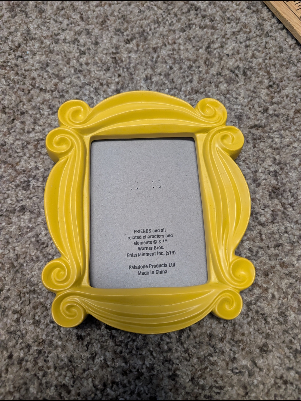 FRIENDS Yellow Decorative Picture Frame/Door Hanging